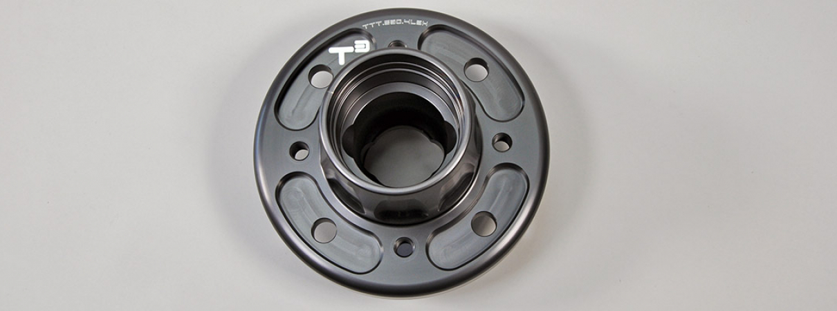 Datsun 240Z用 4穴フロントハブ | Techno Toy Tuning Japan